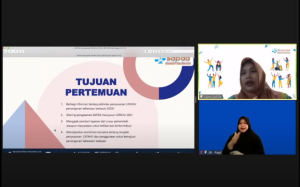 Direktur SAPDA Nurul Saadah Andriani sedang memaparkan rencana inisiasi penyusunan Catahu Nasional penanganan kekerasan berbasis gender dan disabilitas